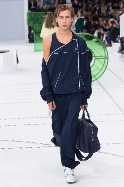 Look 50